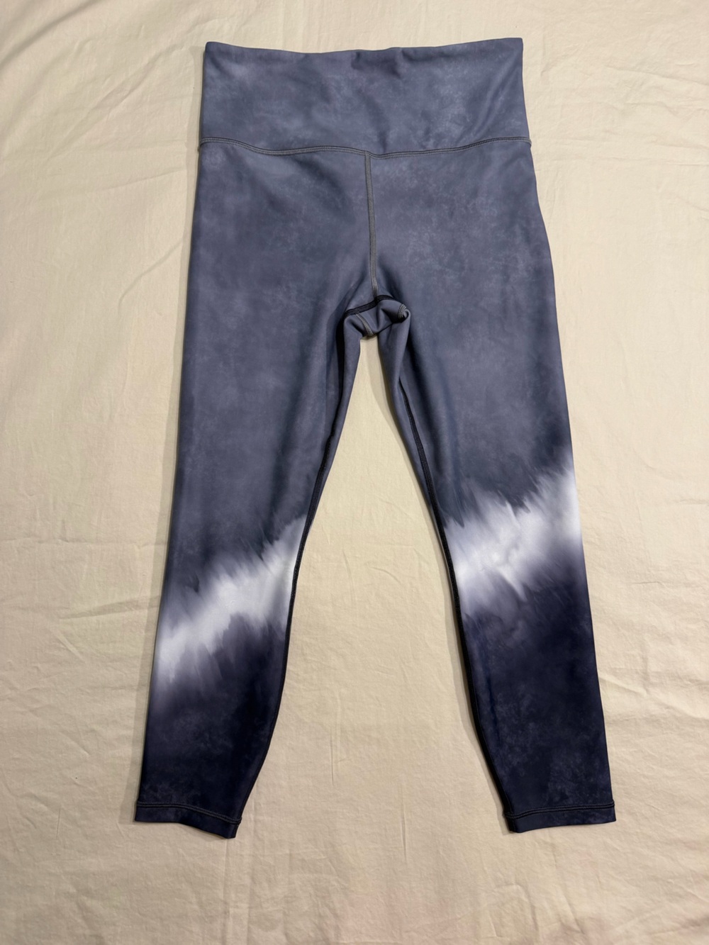 Athleta Elation 7/8 Tight Size M Blue Gray Tie Dye